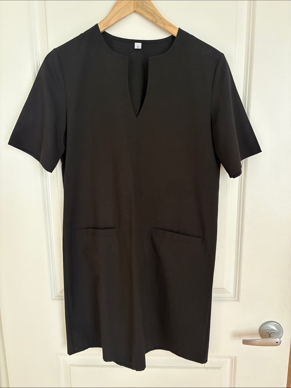Black Short-Sleeve Notch-Neck Shift Dress